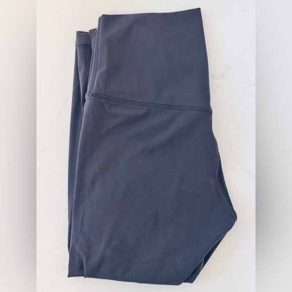 HeyNuts Essential Yoga Capris Leggings in Black - Picture 9 of 12